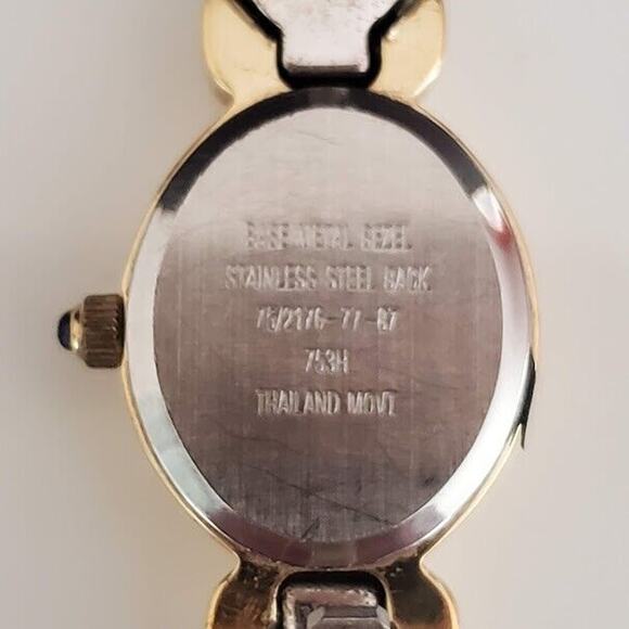 Armitron Now Watch Womens Diamond 17mm Case Quartz Analog Silver &‎ Gold Tone - Picture 4 of 10